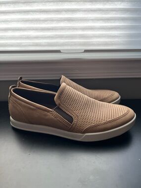 Ecco Men's Tan Perforated Slip-On Loafers